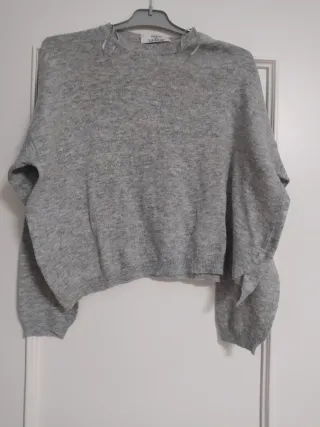 Lote Ropa Mujer: Shorts, top, jersey.