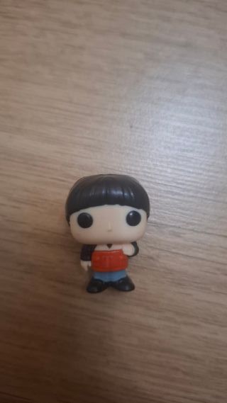 Figura Mike Stranger Things Kinder Joy