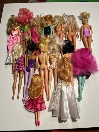 Lotto 15 bambole assortite