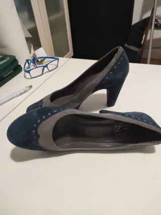 Zapatos de tacón azul y gris talla 38