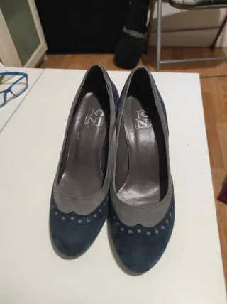 Zapatos de tacón azul y gris talla 38