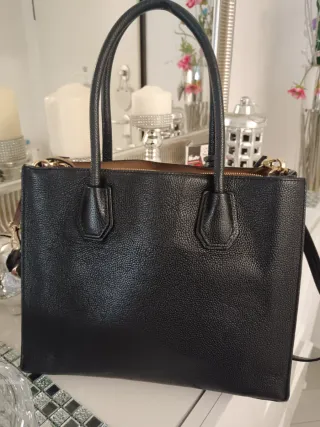 Borsa Michael Kors nera con tracolla