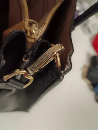 Borsa Michael Kors nera con tracolla