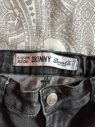 Pantalones vaqueros negros skinny