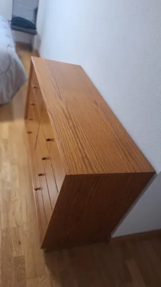 Cómoda de madera con 6 cajones y mesillas a juego