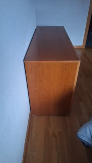 Cómoda de madera con 6 cajones y mesillas a juego