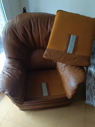Butacón  de piel  color marrón muy comodo l