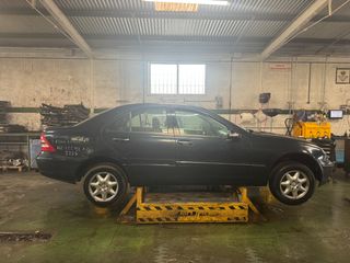 DESPIECE COMPLETO DE MERCEDES CLASE C (W203)