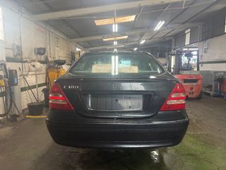 DESPIECE COMPLETO DE MERCEDES CLASE C (W203)