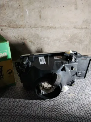 Faro delantero izquierdo con piloto inter Fiat tip