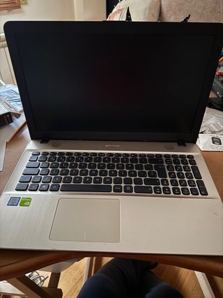 Portátil Asus Plata y Negro