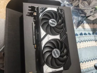 Tarjeta Gráfica ASUS Dual GeForce RTX 5060 OC Edit