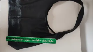 Bolso de hombro negro elegante