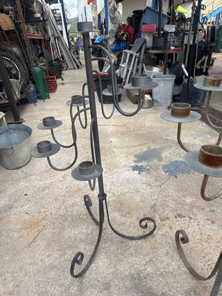 Candelabro de metal para velas