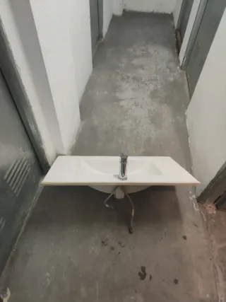 Lavabo de porcelana blanco