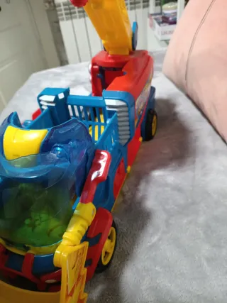 Superthings Camión de Muñecos.EGALO DIEZ MUÑECOS