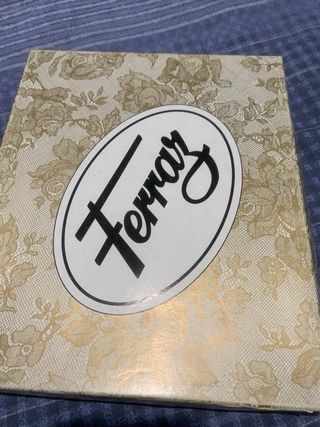 Lencería de mujer blanca con encaje