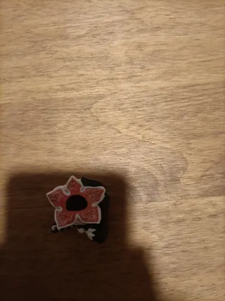 Figura demogorgon (stranger things) Kinder Joy