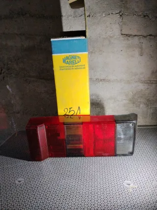 Tulipa Piloto Trasero izquierdo Lancia Y10