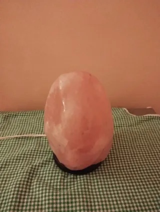 Set di due lampade di sale rosa dell'Himalaya.