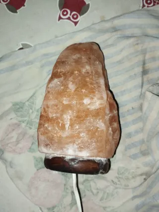 Set di due lampade di sale rosa dell'Himalaya.