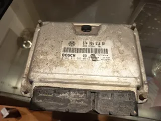 Centralita Motor Bosch VW 074 906 018 BK