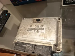 Centralita Motor Bosch VW 074 906 018 BK