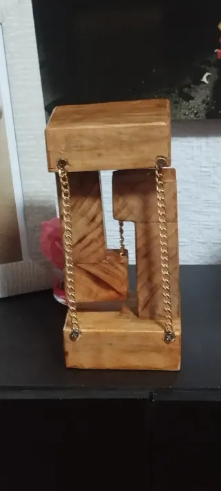 Estantería antigravedad artesanal