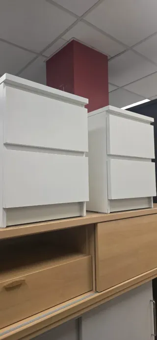 2 Mesitas de Noche Blancas