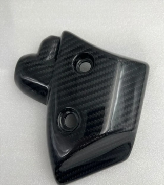 PROTECTOR DE BOMBA DE AGUA EN CARBONO R1 2009-14