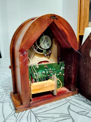 Radio de madera estilo antiguo