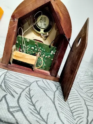 Radio de madera estilo antiguo