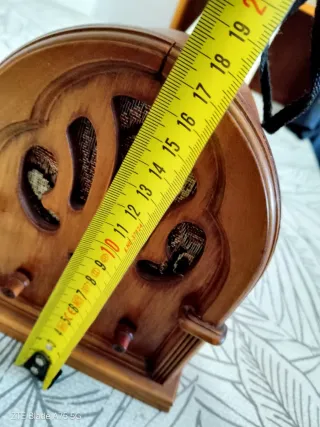 Radio de madera estilo antiguo