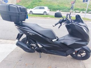 Honda PCX 125cc Maxi Scooter Automática