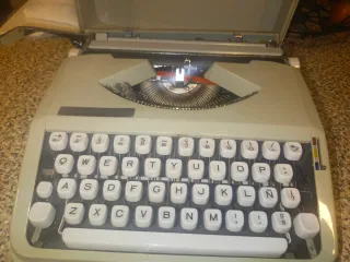 Máquina de escribir antigua