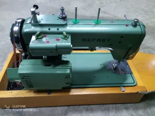 Máquina de coser Refrey 427 VZ