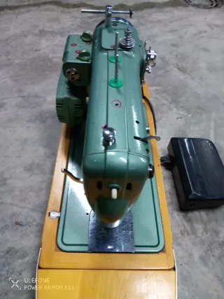 Máquina de coser Refrey 427 VZ