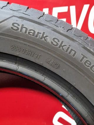 [R. 1890] - 215 55 17 94Y NEUMÁTICOS UNIROYAL