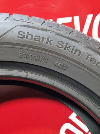 [R. 1890] - 215 55 17 94Y NEUMÁTICOS UNIROYAL