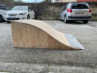 Rampa de madera para skate/BMX
