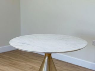 Mesa Redonda West Elm Mármol y Metal Dorado