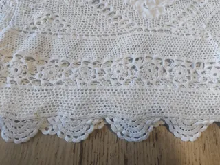 Copriletto matrimoniale ricamato