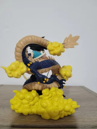 Figura Dragon Ball Goku con Dragón