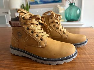 Botas niño talla 33 nuevas