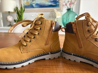 Botas niño talla 33 nuevas