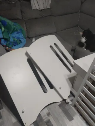 Cuna de madera con osito