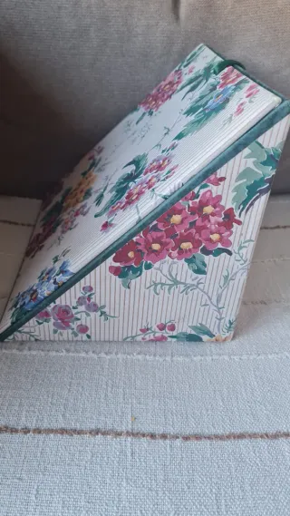 Joyero floral con lazo verde