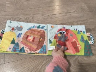 Cuento de tela Lilliputiens. Los 3 cerditos.