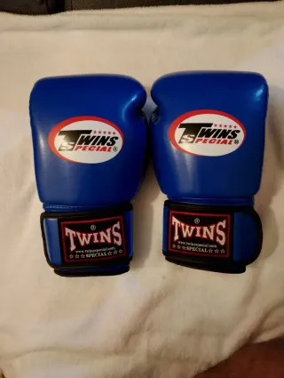 Guantes Muay Thai Twins 14 oz Azul