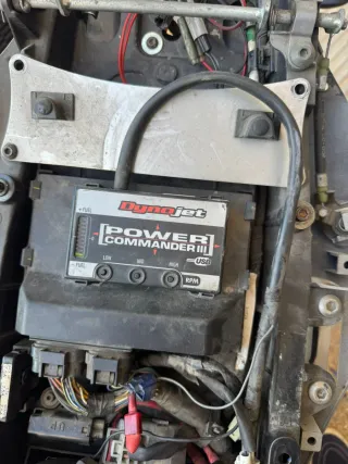 Centralita Dynojet Power Commander III. R6.